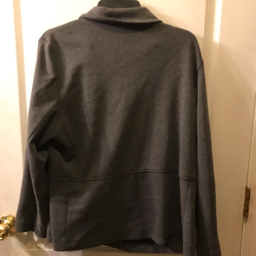 Grey coat - Picture 3 of 3